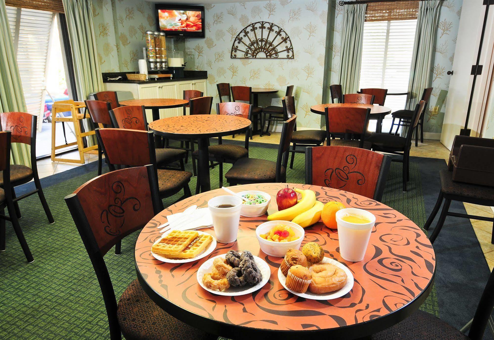 Holiday Pavilion Resort On The Boardwalk Myrtle Beach Buitenkant foto